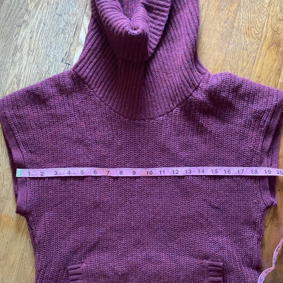 Club Monaco Italian Cashmere Turtleneck Sweater - Picture 10 of 11